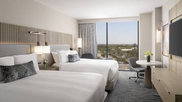 Egyptian cotton sheets, premium bedding, in-room safe, desk