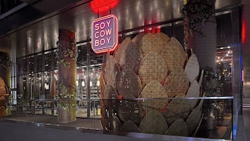 Comida y bebida