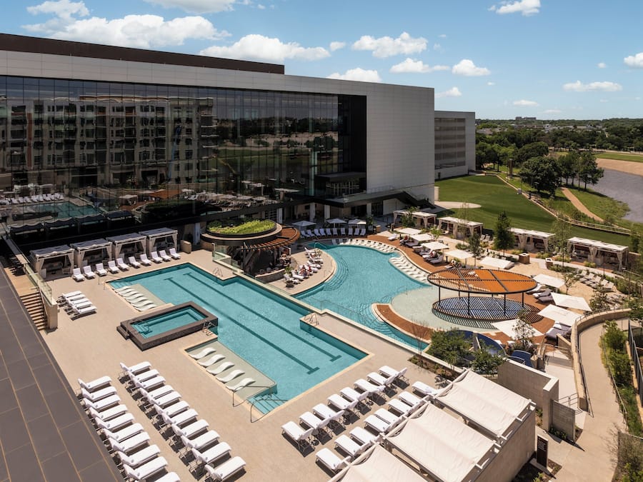 2 outdoor pools, cabanas (surcharge)