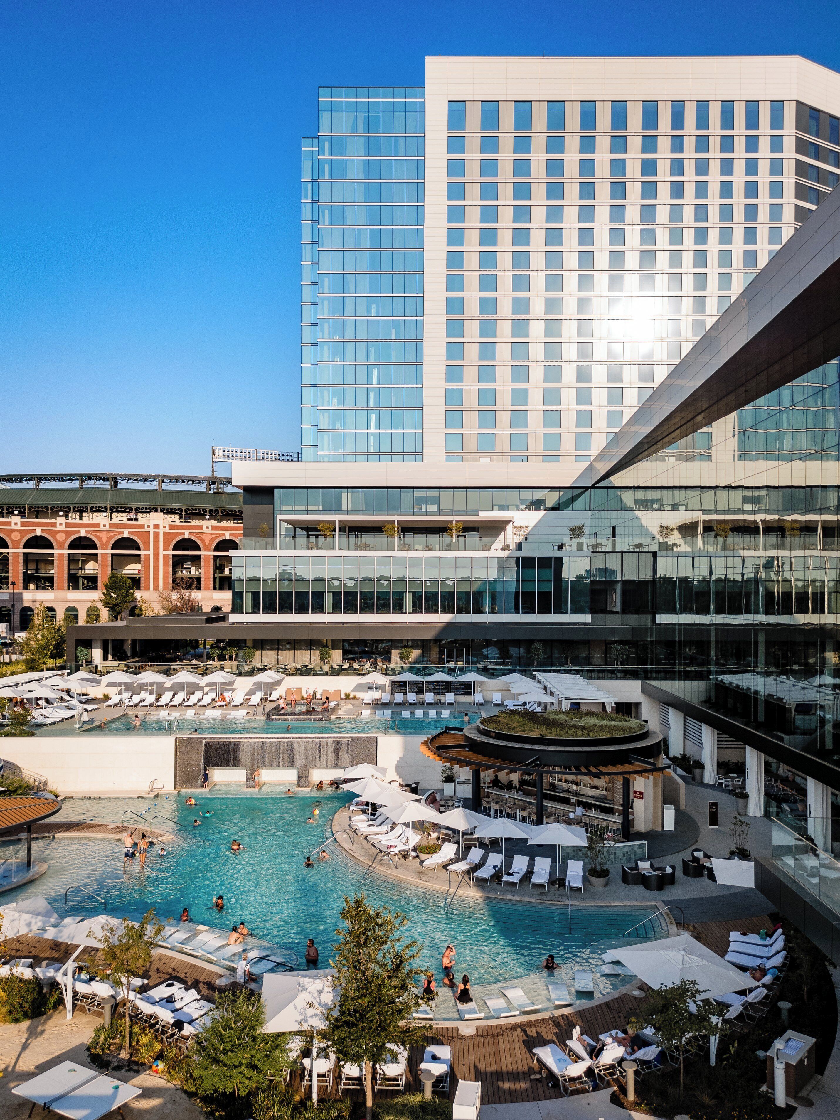 2 outdoor pools, cabanas (surcharge)