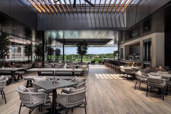 Property amenity - Loews Arlington (Arlington)