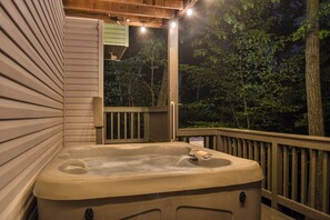 Terrace/patio - Recently Refreshed 5BR | Game Room | Fire Table | Hot Tub | 3 Mins From Slopes (McGaheysville)