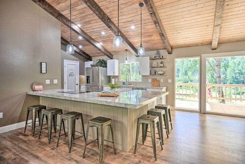 Beautiful Large close to Skiing / Wine Tasting!