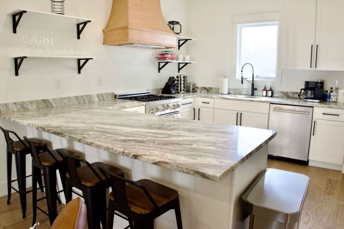 Fridge, stovetop, coffee/tea maker, cookware/dishes/utensils