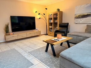 Smart TV, libros y videoteca 