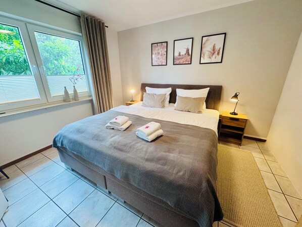 2 habitaciones, tabla de planchar con plancha y wifi gratis 