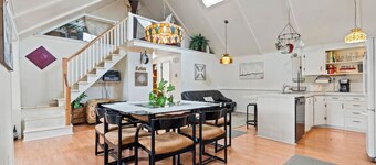 Lake Haven Sleeps 6, AC, View of Lake Huron!