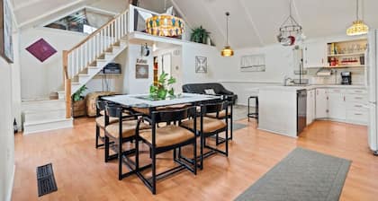 Lake Haven Sleeps 6, AC, View of Lake Huron!