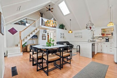 Lake Haven Sleeps 6, AC, View of Lake Huron!