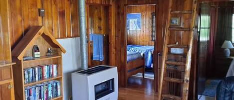 Televisie en een open haard