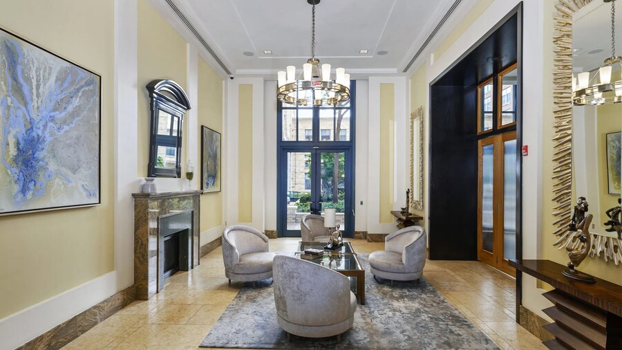 Walkable Alexandria Apts