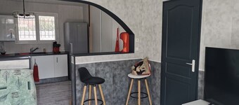 Charming house sleeps 6 to 8