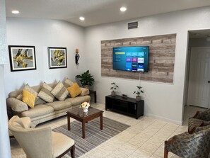 Smart TV, video games