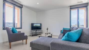 Télévision, table de tennis de table