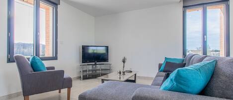 Télévision, table de tennis de table