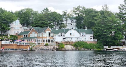 Luxury Cottage Lifestyle With Resort Amenities and Perks