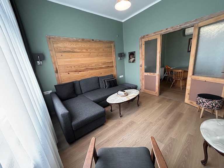Golden Horn Gem: 3-bedroom Apartment With Scenic Terrace And Seaside Location - Istambul
