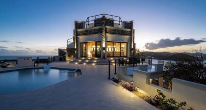 Castle at Cabrita: STUNNING Rooftop Views - FULLY RENOVATED