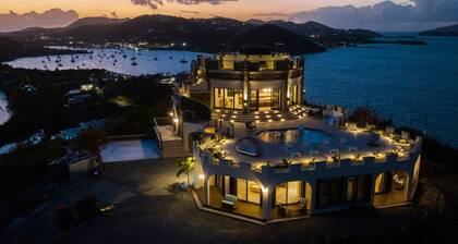 Castle at Cabrita: STUNNING Rooftop Views - FULLY RENOVATED