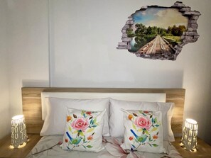 2 bedrooms, iron/ironing board, WiFi, bed sheets