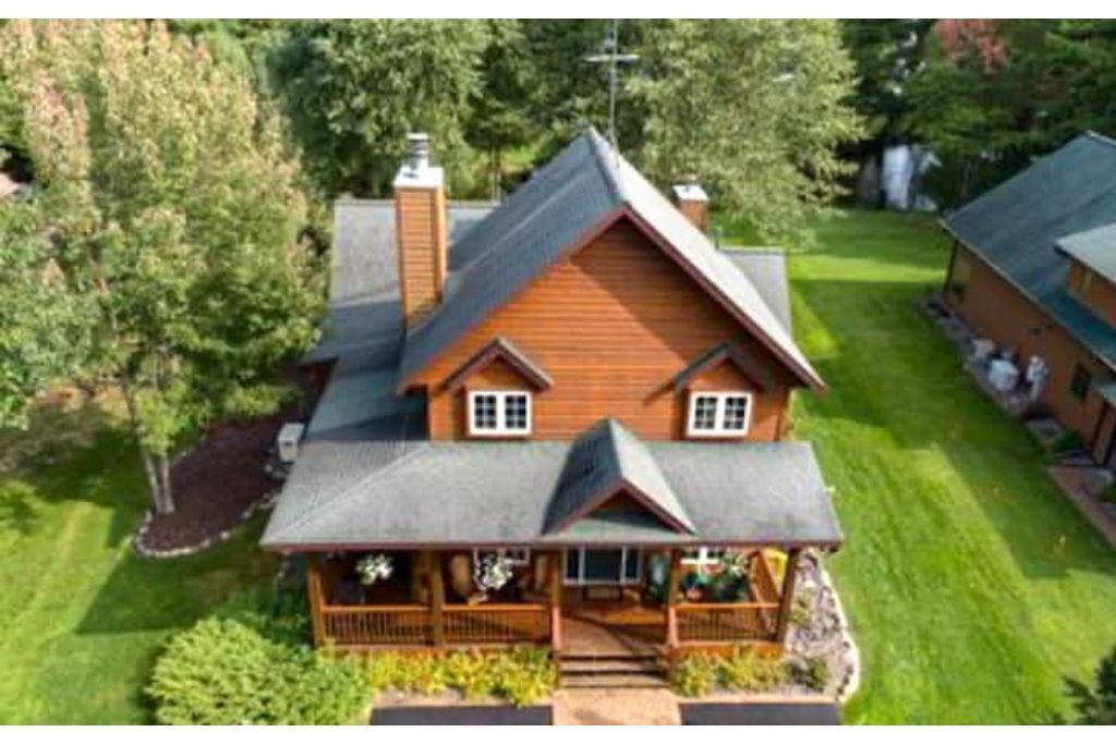 Otter Lake Cabin on the Eagle River Chain