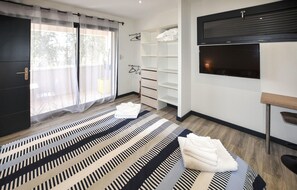 4 bedrooms, free WiFi, bed sheets