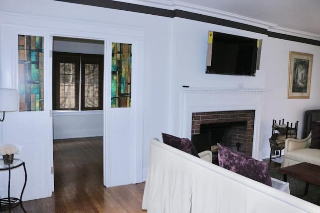 Location! Location! Location! Old World Charm 7bed