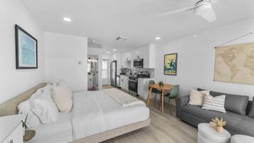 Iron/ironing board, travel cot, WiFi, bed sheets