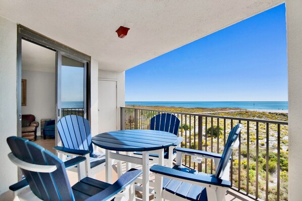 Outdoor dining - Phoenix VI 201 | Orange Beach, AL (Orange Beach)