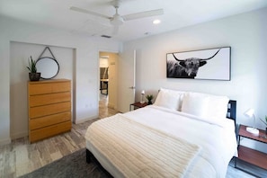 2 habitaciones, tabla de planchar con plancha, cuna de viaje y wifi 