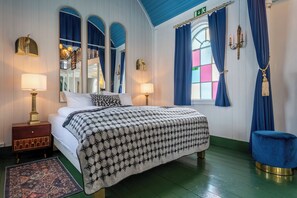 Exclusive Suite, Old Church