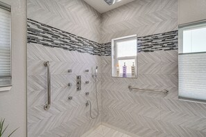 Hair dryer, towels - Private Dock: Discovery Bay Vacation Rental! (Discovery Bay)