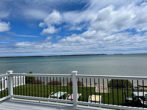 Beautiful updated house on Lake Michigan in the heart of downtown Baileys Harbor