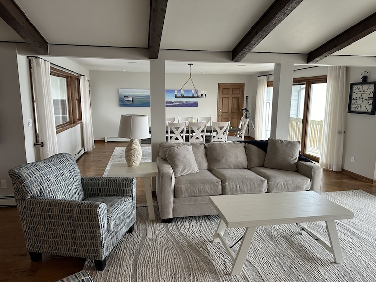 Beautiful Updated House On Lake Michigan In The Heart Of Downtown Baileys Harbor - Baileys Harbor, WI