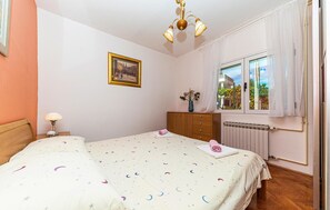 2 bedrooms, free WiFi, bed sheets