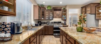 Stop "Heated Pool, Spa, Ping Pong, XBox, billiards