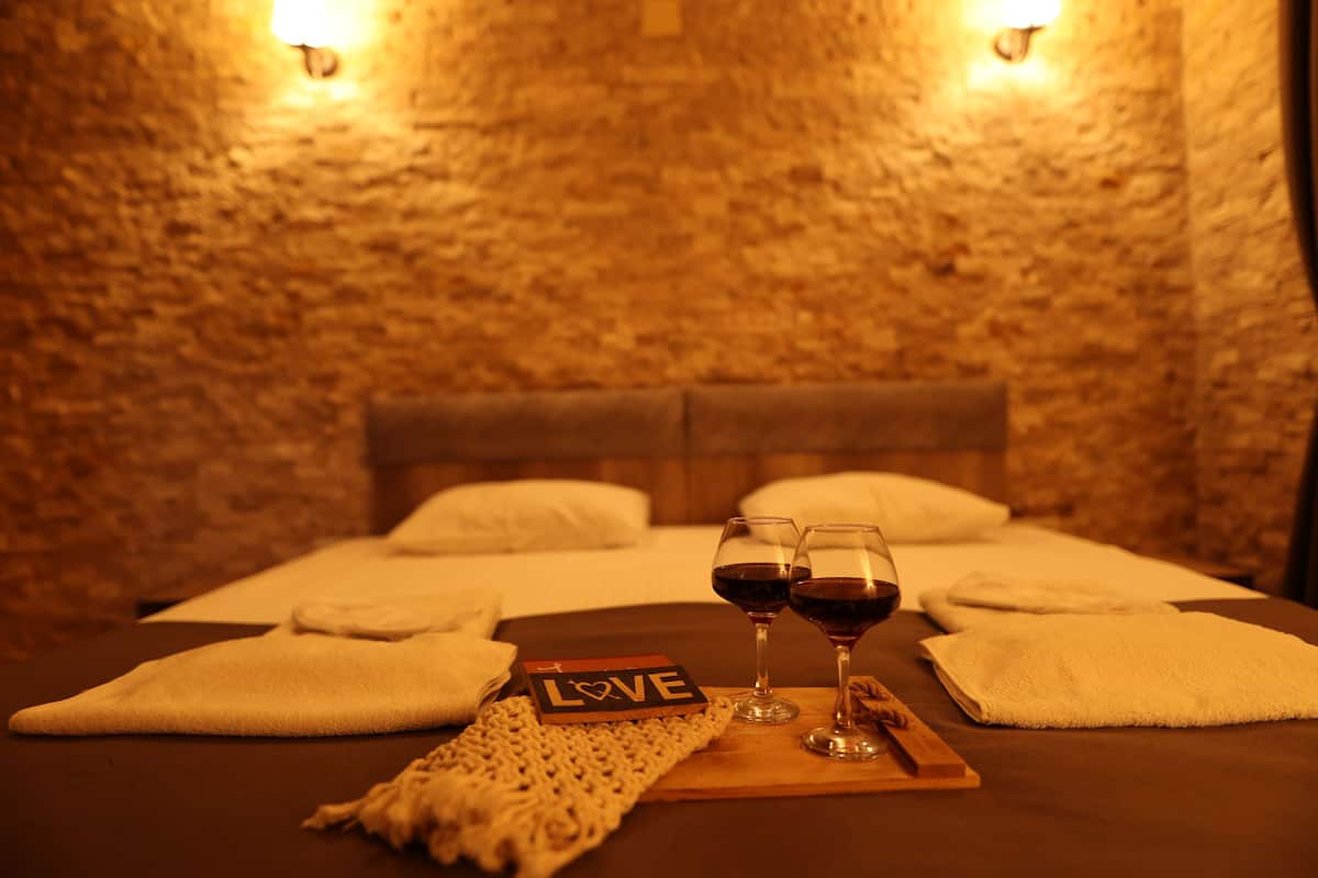 Family Room | Free WiFi