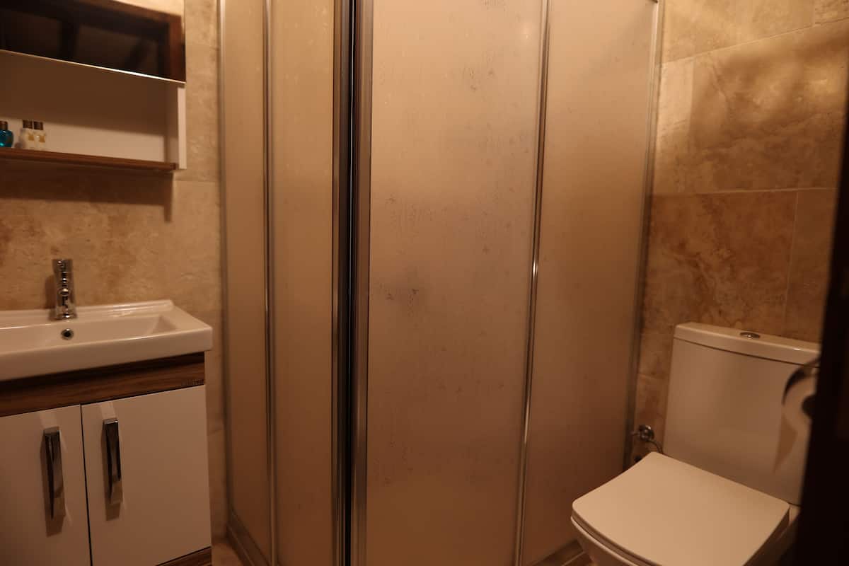 Junior Room, Fireplace | Bathroom