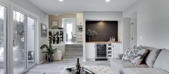 Newly Remodeled Home - 20 minutes from anywhere in Omaha!