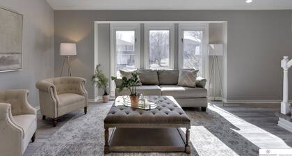 Newly Remodeled Home - 20 minutes from anywhere in Omaha!