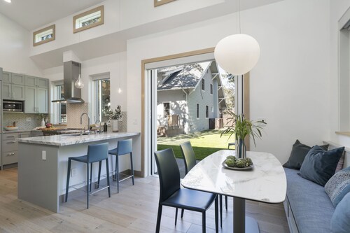 Brand New Guesthouse in Redwood City near Stanford.