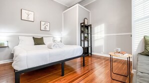 3 bedrooms, desk, iron/ironing board, travel cot