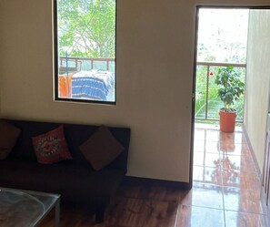 Interior - 3 B. Apartment close to everything! Volcano, beach and waterfall, and more (San Ramon)