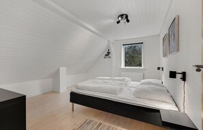 6 dormitoris, un bressol de viatge i wifi gratuïta 