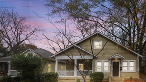 Unclassified image, 5 of 16, button - Spacious 3BR Near Stadium– Great for Groups (Atlanta)