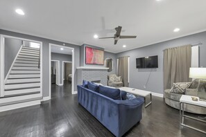 TV connectée, cheminée