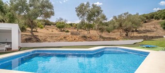 Pet friendly home in Algar