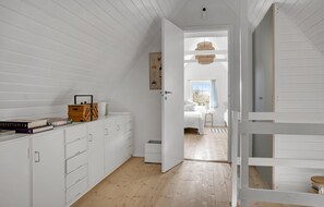 3 bedrooms, iron/ironing board, free WiFi - Lovely home in Stege with WiFi (Stege)