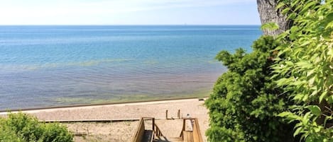 Chaise longue, serviettes de plage