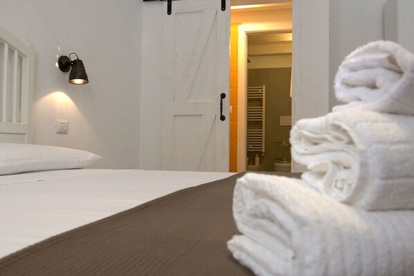 2 Schlafzimmer, Reisekinderbett, kostenloses WLAN, Bettwäsche